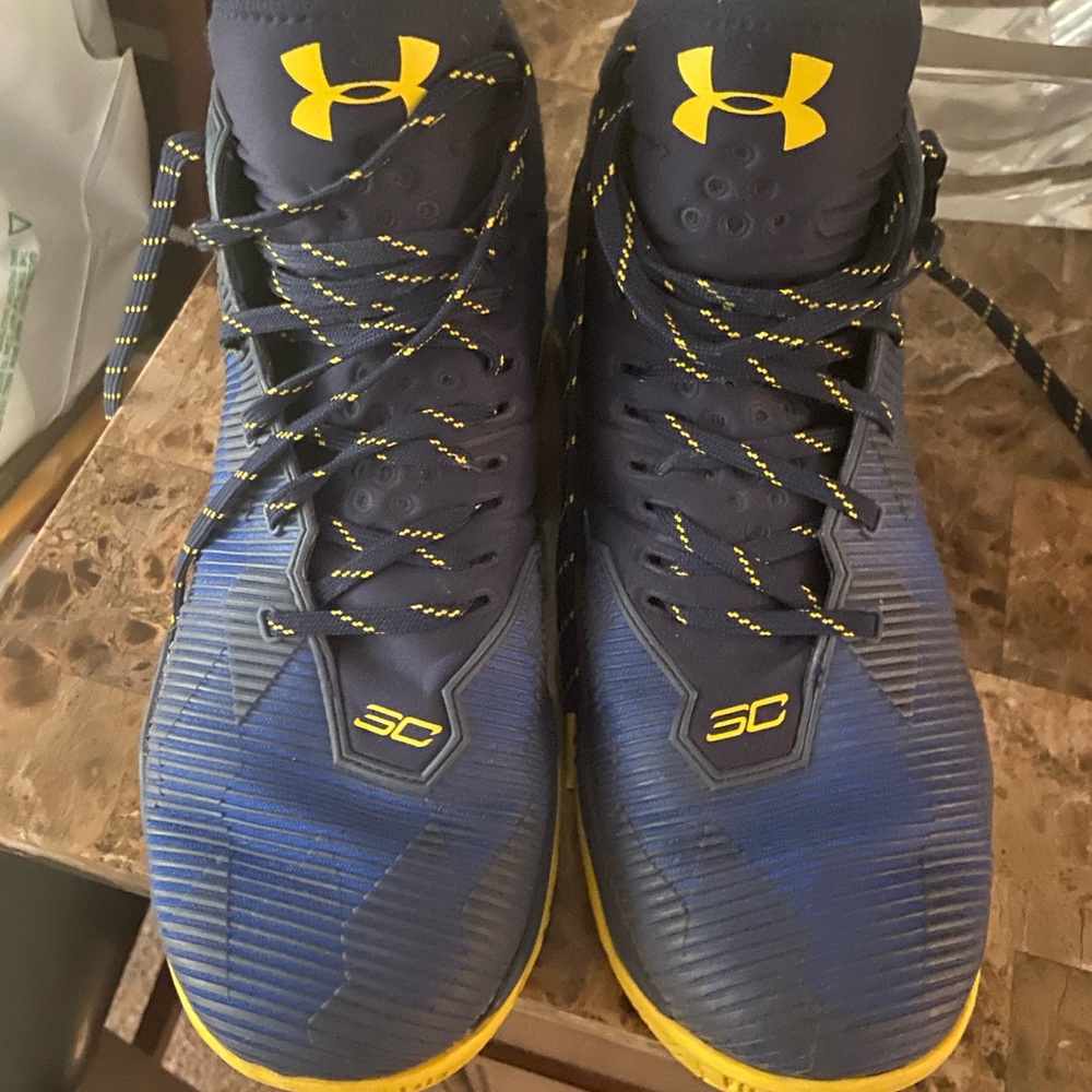 Under armor, tennis shoes, size 8 1/2 men’s